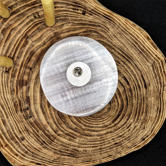 "Witch" Enamel Pin - Picture 3 of 3